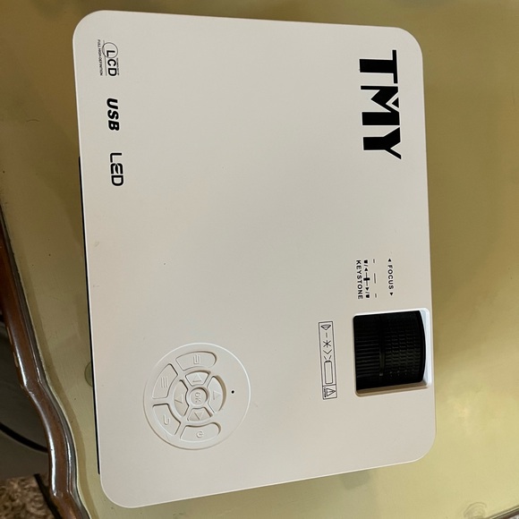 TMY Projector with Remote - Picture 6 of 7